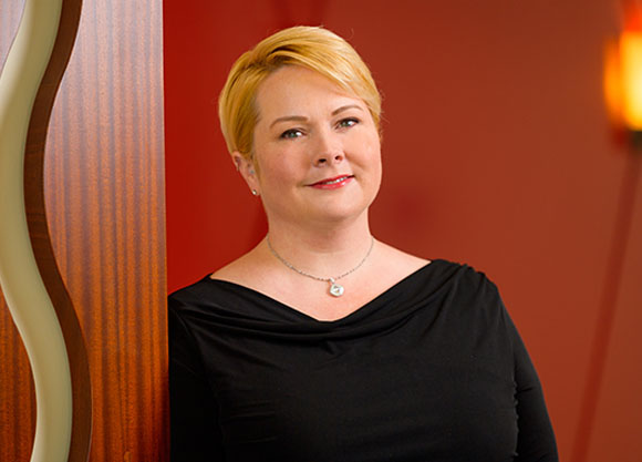 Joan Metzler headshot