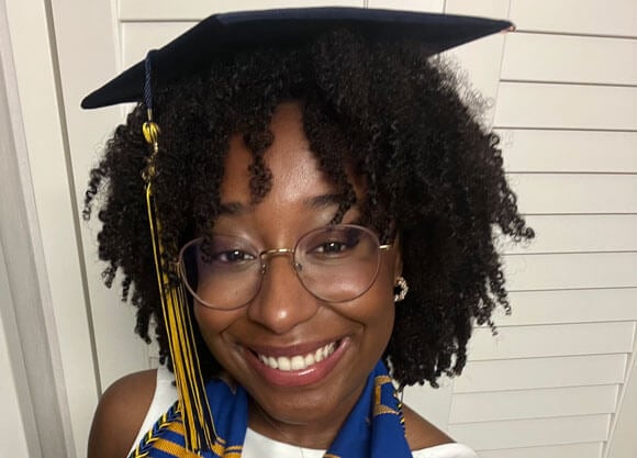 Averial Evans posing for a selfie