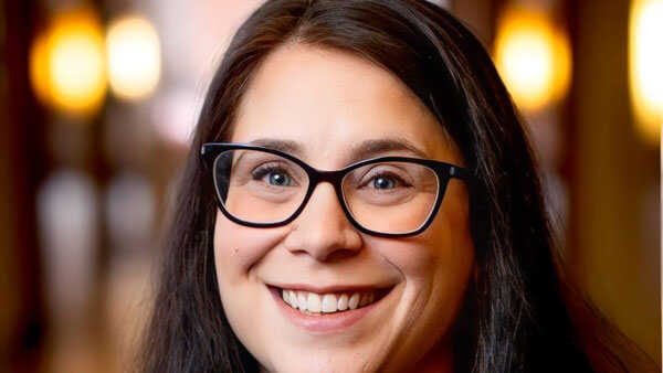Vanessa Dellheim headshot