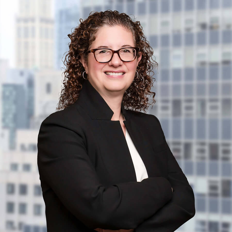 Joy Maini, JD '06, headshot