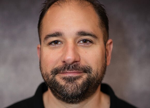 Headshot of Joshua Lockwood '03