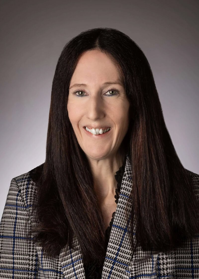 Holly LaPrade headshot